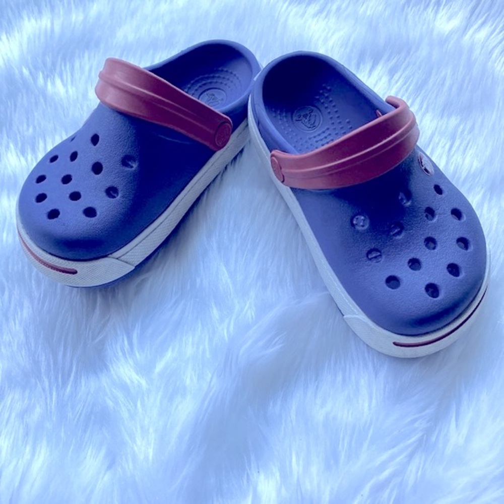 SOLD YEY !! Crocs Baby/Toddler Clogs Size 6/7 Blue ! - Picture 3 of 9